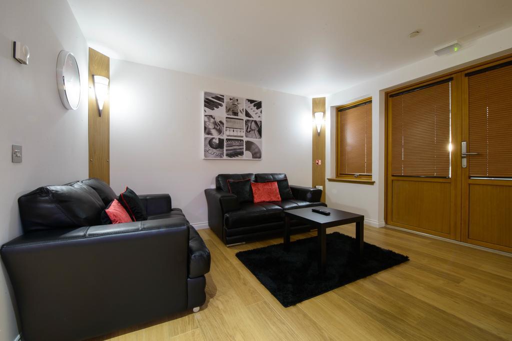 Zinn Apartments - City Centre アバディーン エクステリア 写真